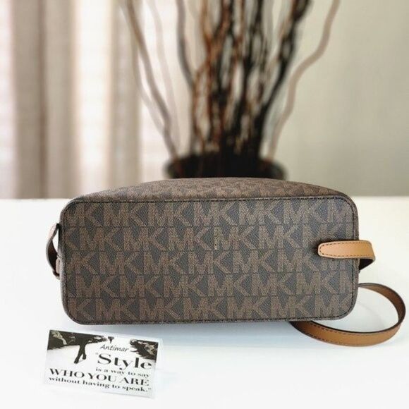 NEW! MICHAEL KORS Cindy MK Signature Brown LG Backpack Bag Gold Logo - Picture 6 of 14